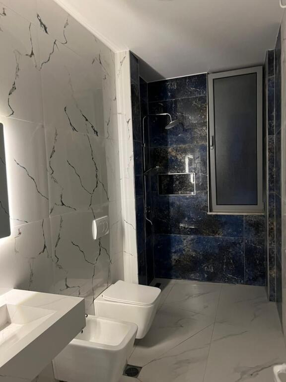 Qera 2+1 📍Ali demi tek fusha 65.000 leke/muaj