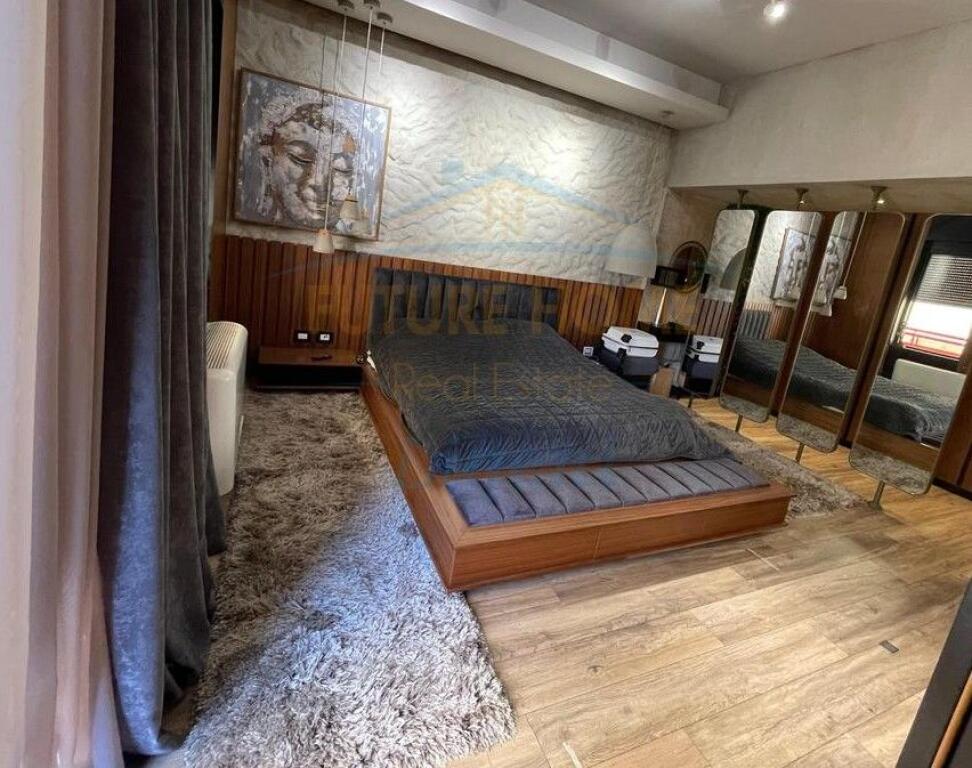 Affitto, Duplex 3+1+3+Posto Auto, Lago Secco, Tirana.