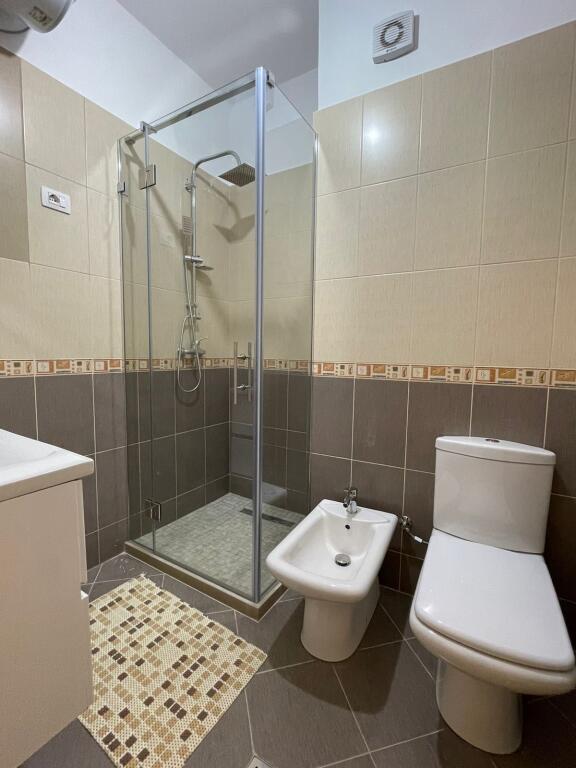 Apartament me qera - Rruga Gramoz Pashko