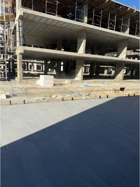 SHITET APARTAMENT 1+1 ME VERANDE NE MALIN E ROBIT