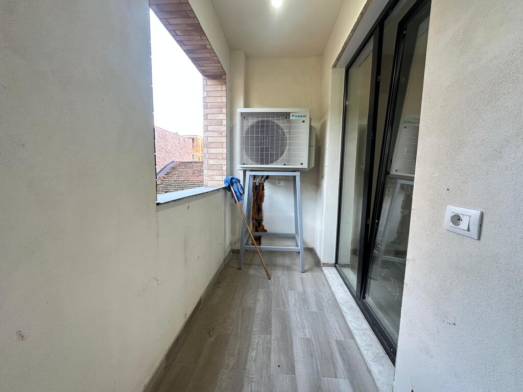 Shitet apartament 2+1+ 1 post parkim  Rruga Siri  Kodra