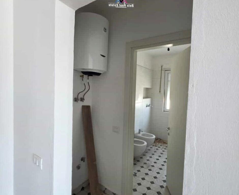 Zyre Me Qera 2+1 Tek Univers City (ID BZ2790) Tirane