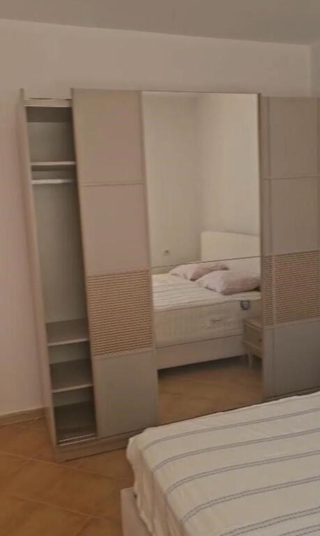 Zogu i zi, apartament 1+1 me qera 40,000 leke
