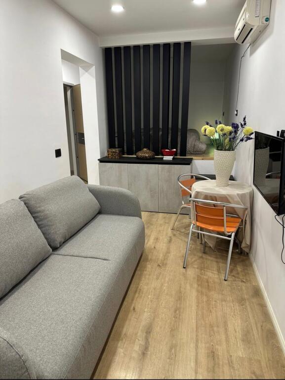 Qera apartament 1+1 ,Tek Tregu elektrik cmimi 45000 leke