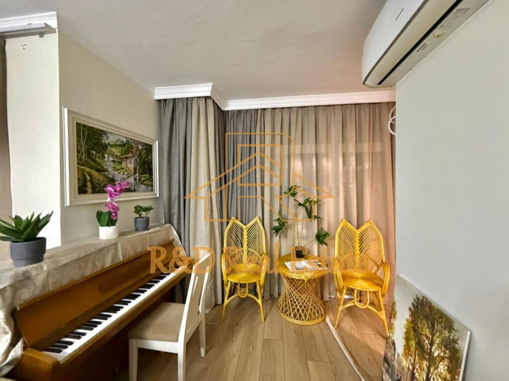 🏡 Apartment 3+1 + balcony for rent – Bajram Curri Boulevard