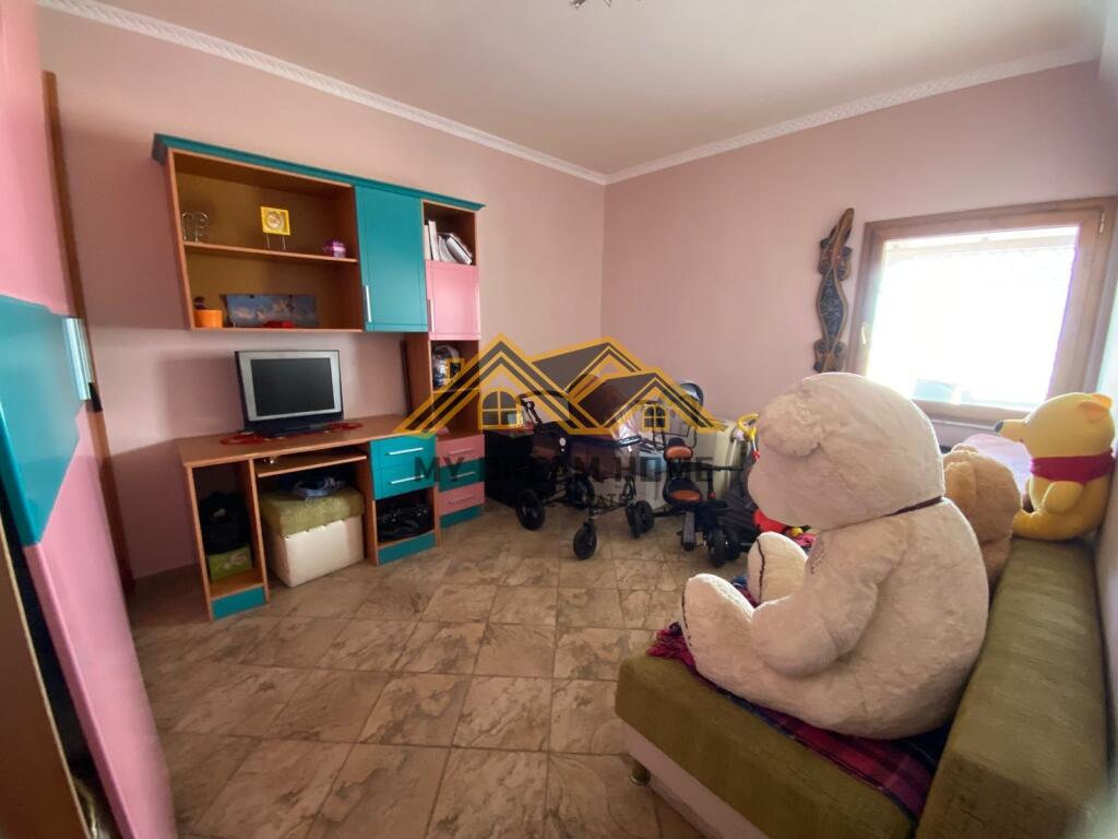 PAPAFINGO FOR SALE NEAR KAZAZI IN DURRES!