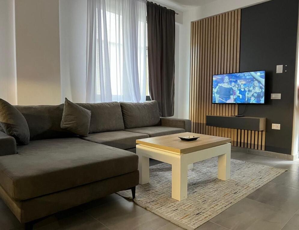 Shtepi private me qira ne Selite