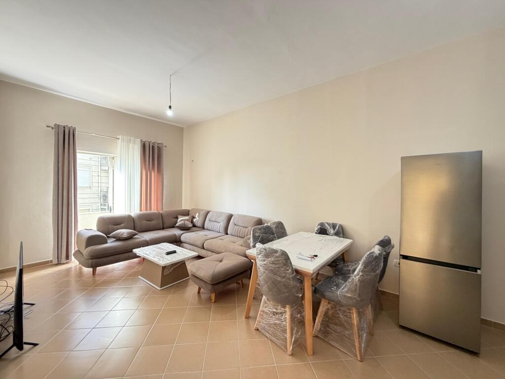 Apartment me qera 3+1 Fresk