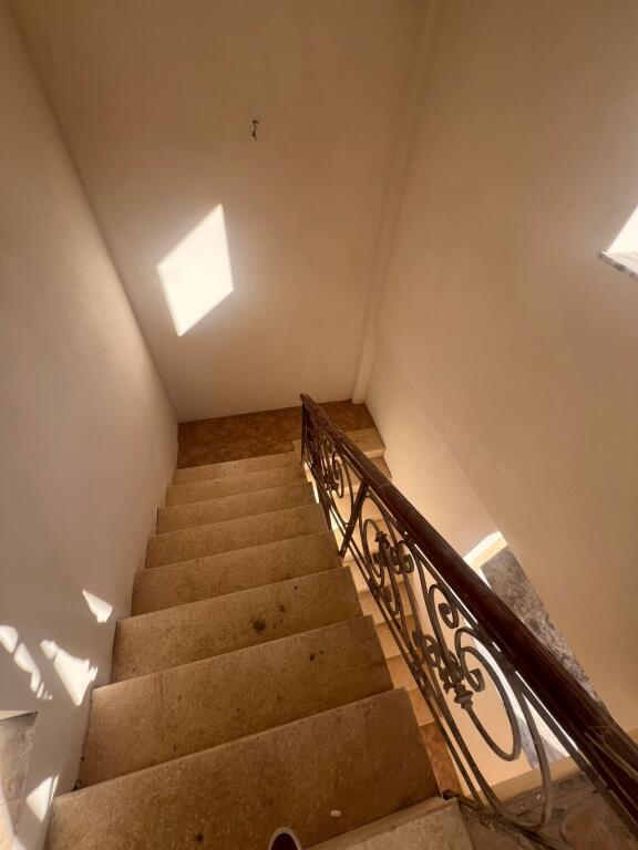 Jepet me Qera Shtepi Private te Rruga e Kavajes