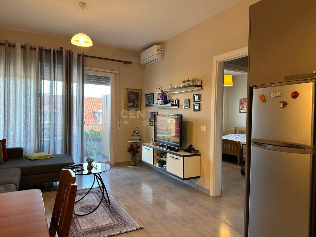 SHITET APARTAMENT 1+1 NE KOMUNE TE PARISIT !!!