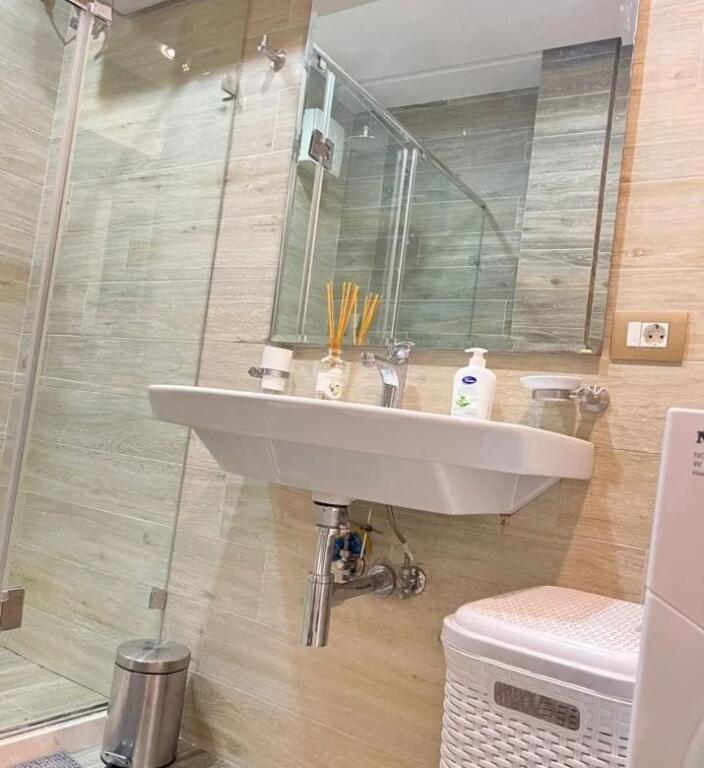 Qera | Apartament 2 + 1 | Qender| 1200 €/muaj