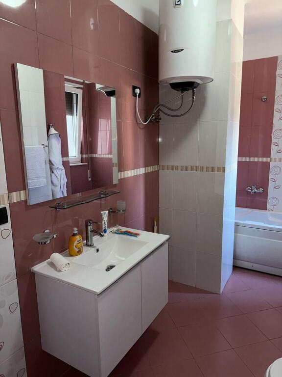 Apartment 3+1+2 for rent, Xhamlliku