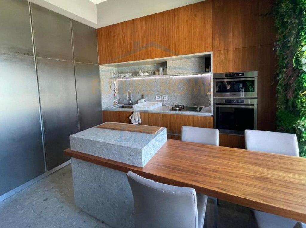 Affitto, Duplex 3+1+3+Posto Auto, Lago Secco, Tirana.