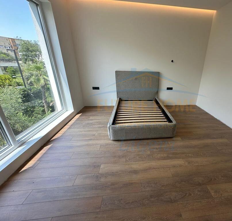 Qera, Vilë, Vilat Forest, Liqeni I Thatë, Tiranë...