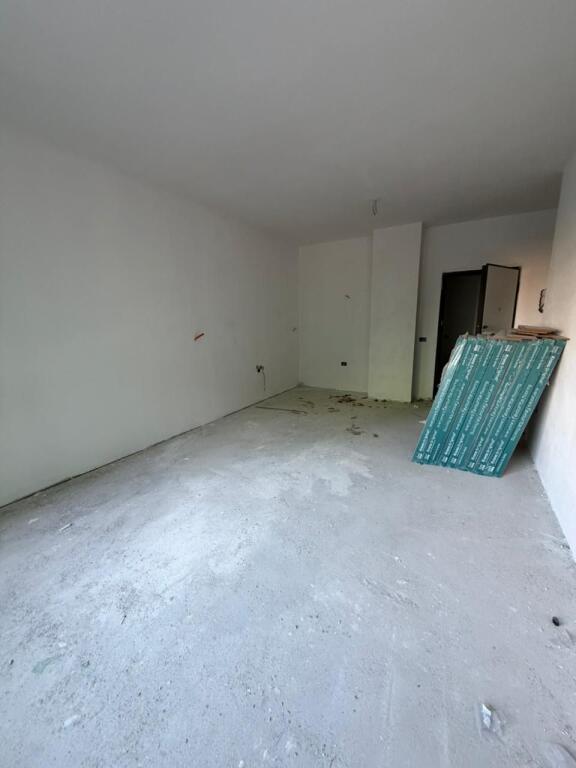APARTAMENT NE SHITJE 2+1+2 TE ARB&amp;TRANS NE 5 MAJ