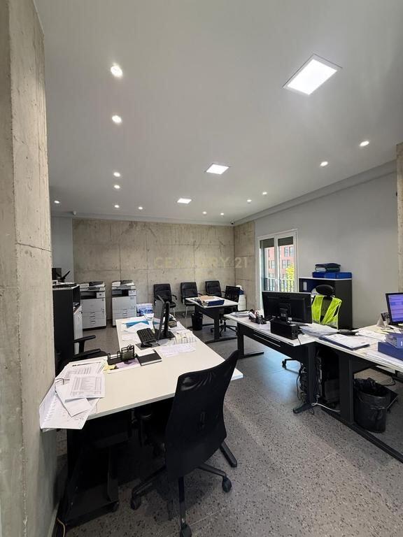 Shitet apartament 3+1 Astir 270,000 €