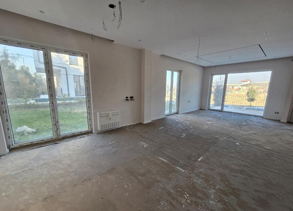 Vile me Qira ne Kompleks Rezidencial, Liqeni i Thate, Tirane