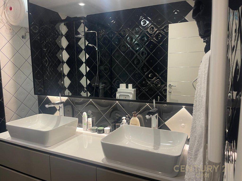 Apartment 2+1+2 for rent in Ish Bllok, near the University Bookstore.