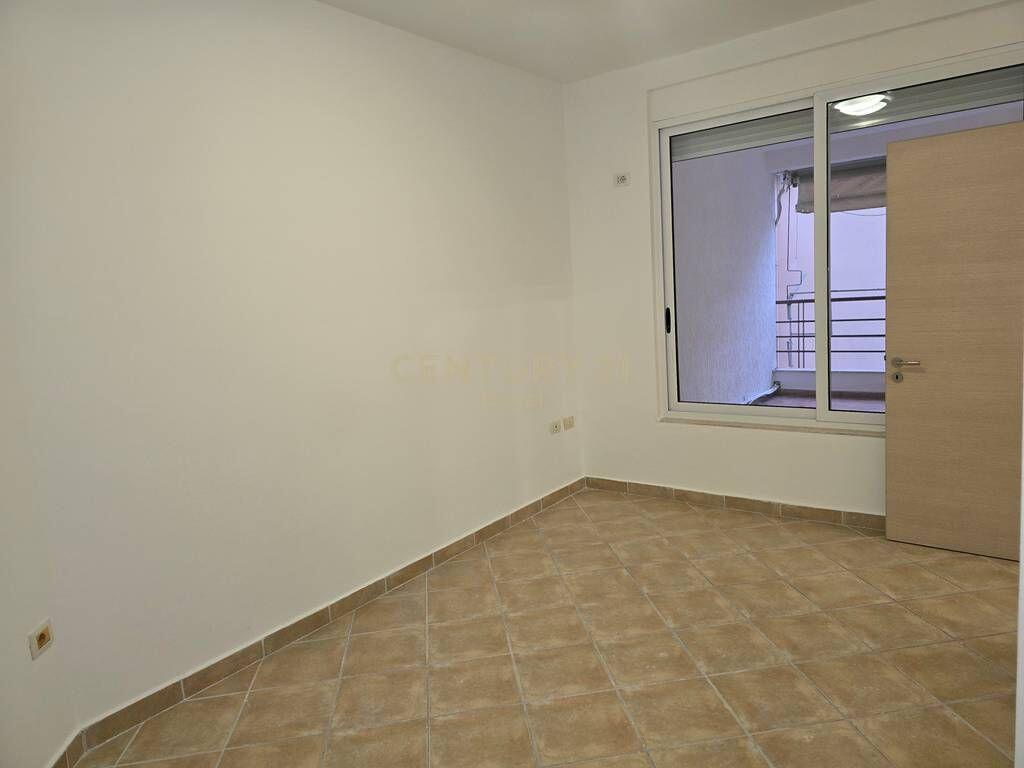 SHESIM APARTAMENT 2+1 TE KODRA E DIELLIT RRUGA XHON KENEDI