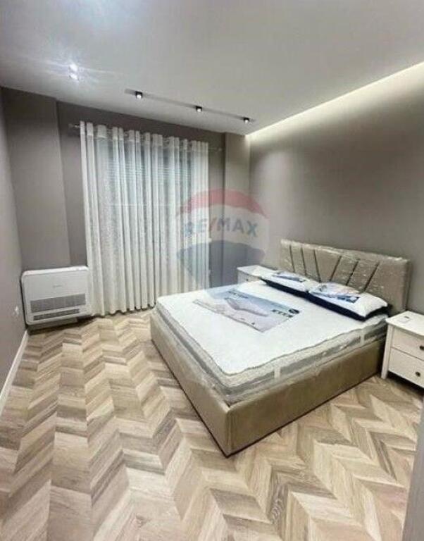 Apartament - Për Shitje - Rruga e Barrikadave, Tiranë(ID: 530221066-268)