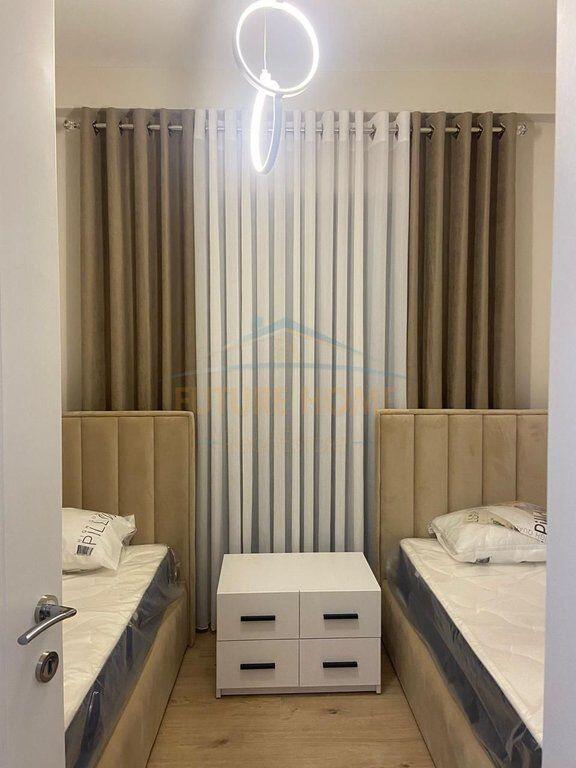 Qera, Apartament 2+1+2+2 Poste Parkimi, Qender