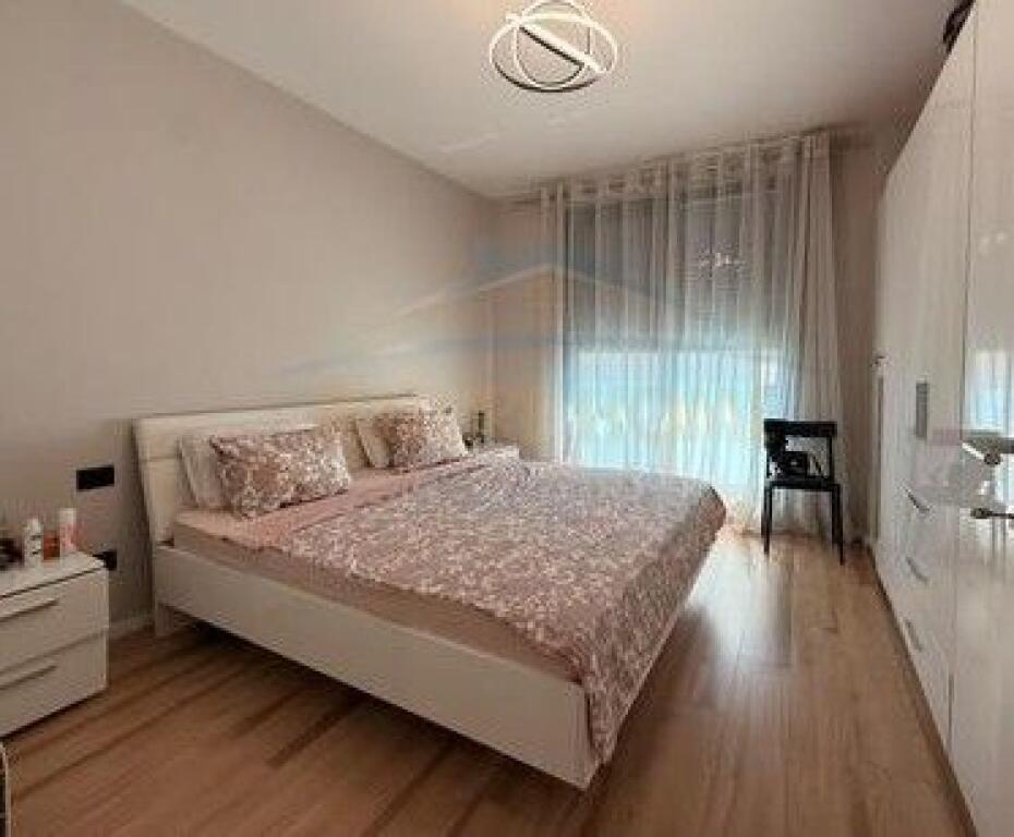 Shitet, Apartament 1+1, Rezidenca Sofia, Tiranë.