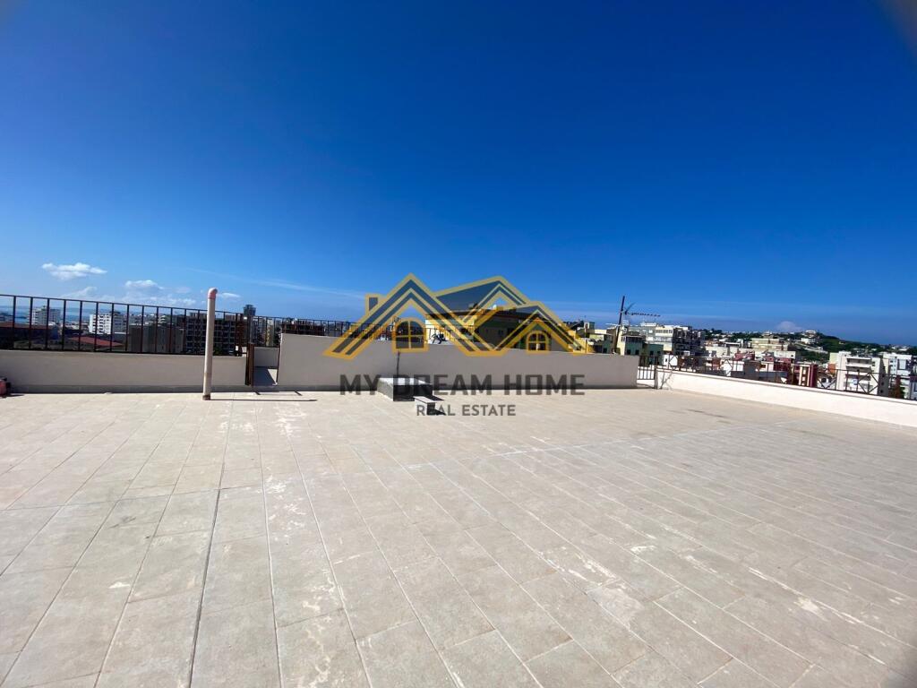 PAPAFINGO FOR SALE NEAR KAZAZI IN DURRES!