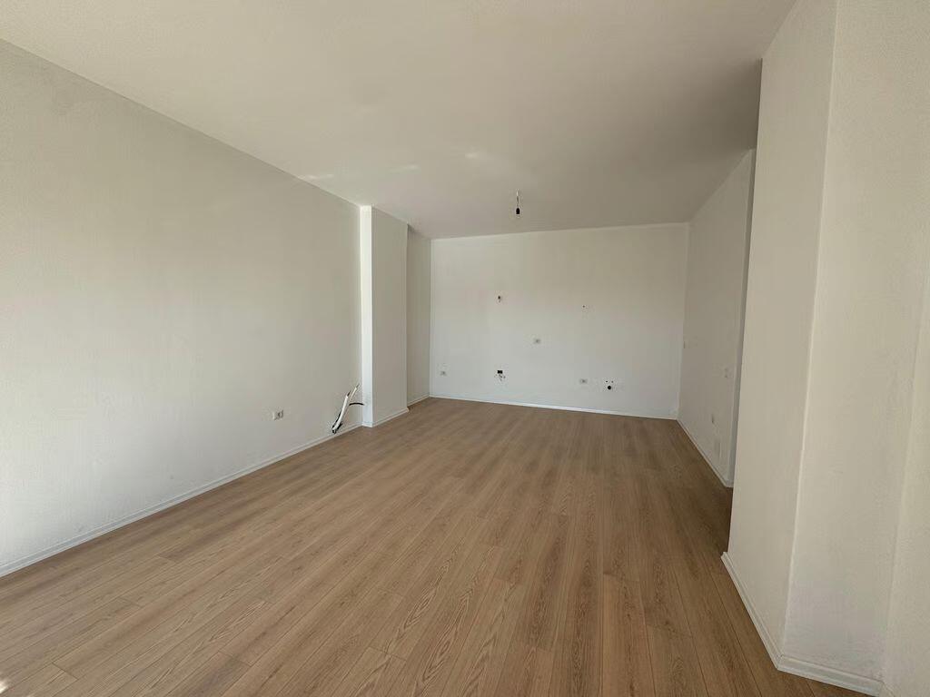 OFFICE FOR RENT 67 M2 AVIATION FIELD 60,000 LEKE