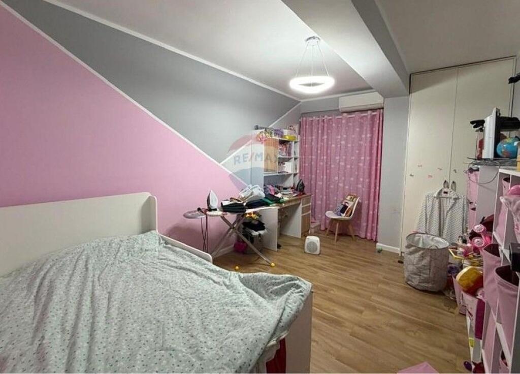 Apartament - Për Shitje 2+1 me Verande ne Fresk