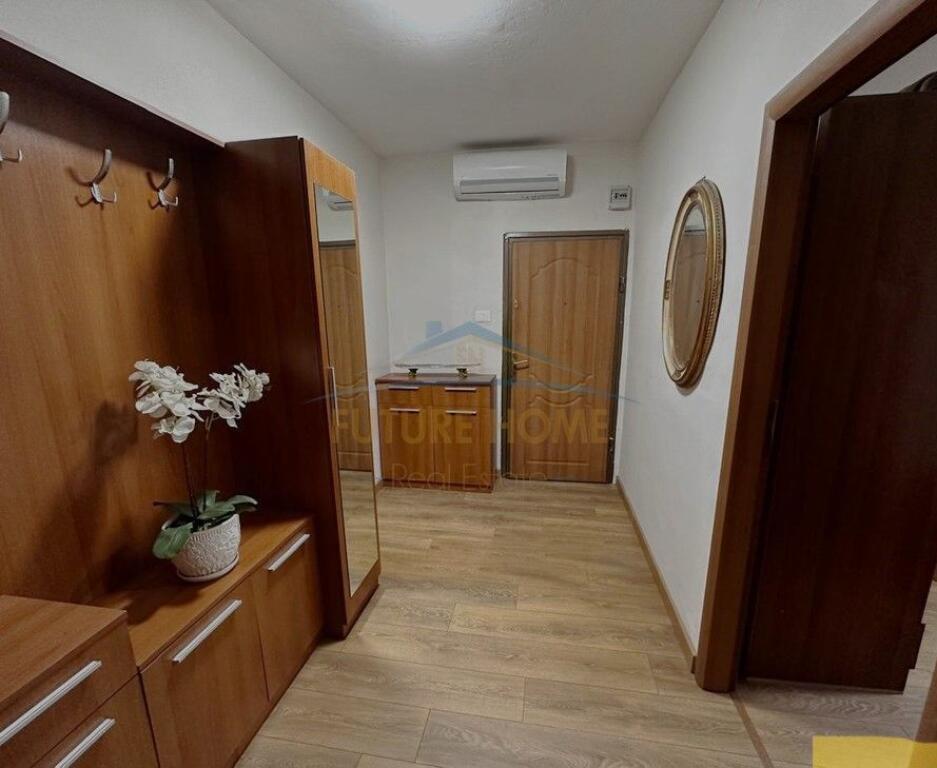 Shitet, Apartament 2+1, Xhamlliku , Tiranë