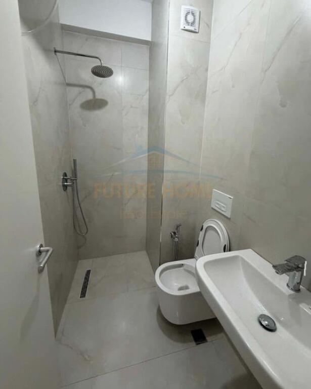 VENDESI APPARTAMENTO 1+1 COMPLESSO KADIU, ALI DEM