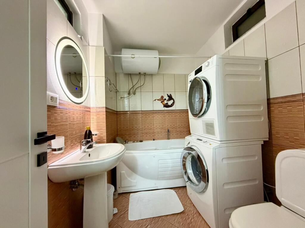 3+1 apartment for rent opposite the Tirana Court.