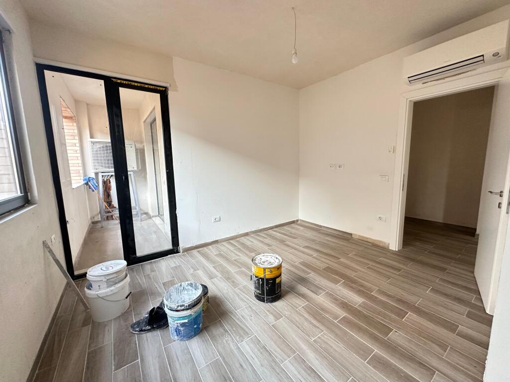 Shitet apartament 2+1+ 1 post parkim  Rruga Siri  Kodra