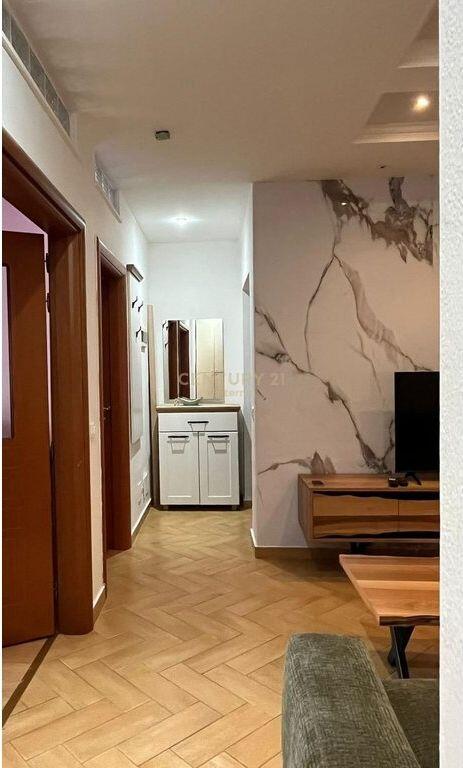 Apartament 2+1 per qera ne Qender