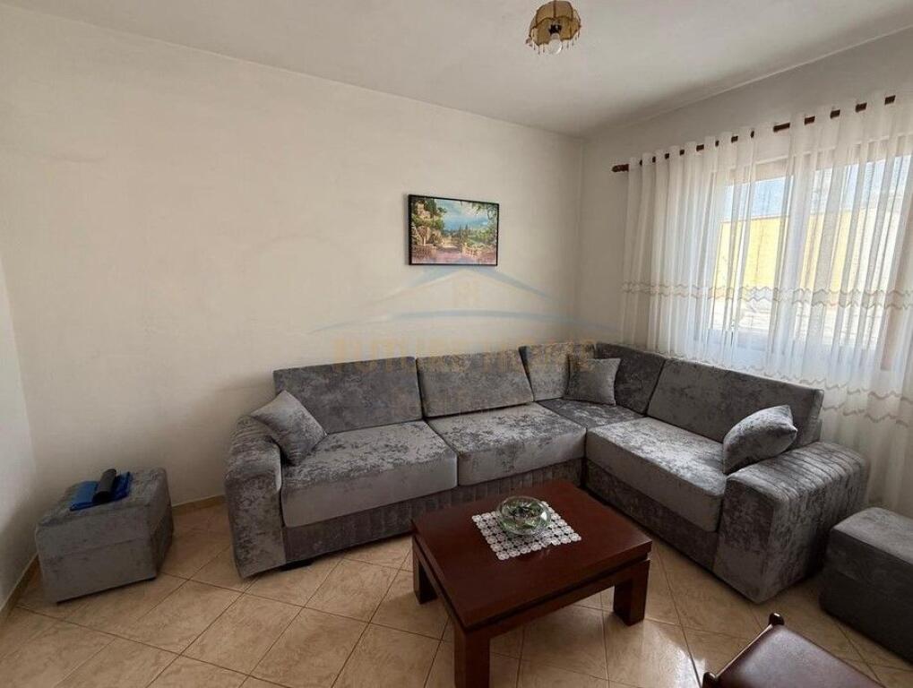 Shitet, Shtëpi Private,Plazhi i Vjeter,Vlorë