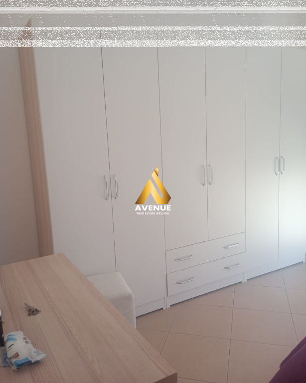 Jepet me qira kati i 2-të i një shtëpie private 3+1 – Kamëz, Tiranë