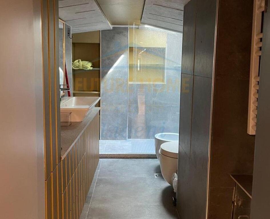 Affitto, Duplex 3+1+3+Posto Auto, Lago Secco, Tirana.