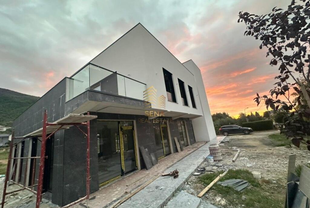 Affitto, Unità di servizio + Terreno, Bërzhitë – vicino a PalmaNova Resort