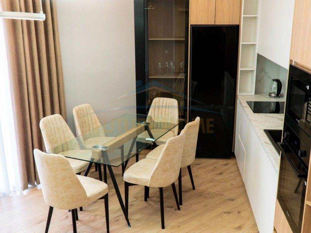 Qera, Apartament 2+1+2+2 Poste Parkimi, Qender