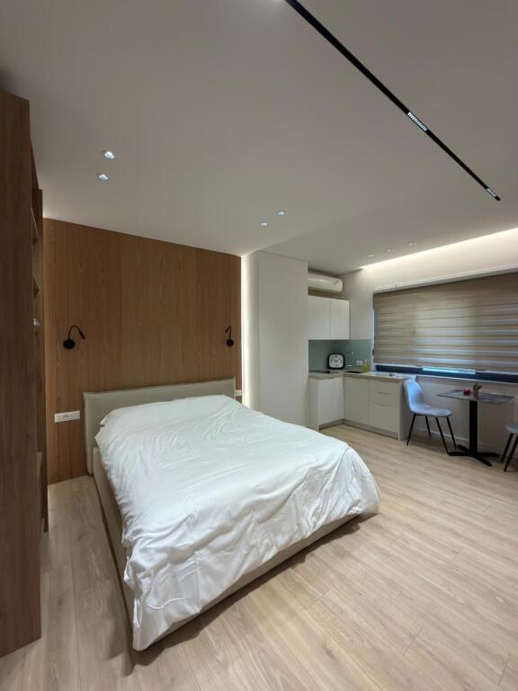 🏙️ JEPEN ME QIRA 2 STUDIO – QENDËR, 9-KATSHE