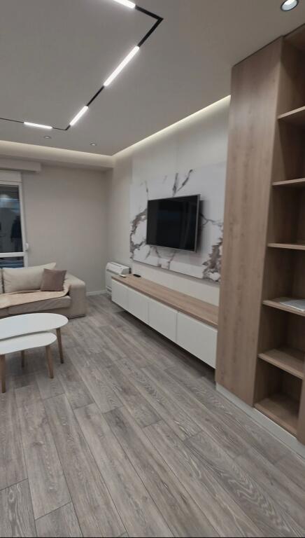 Super 1+1 me Qera ne Astir