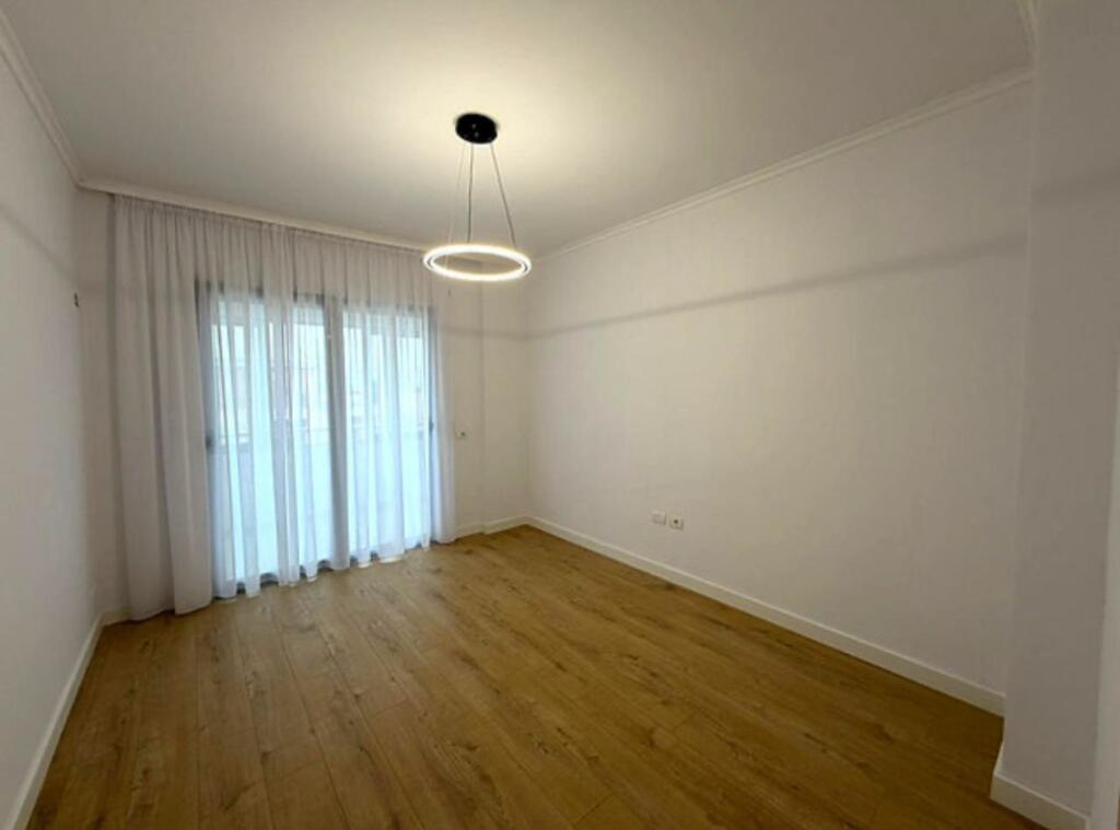 Apartament 2+1 Shitet Pall. Shigjeta/ Hotel Marinaj