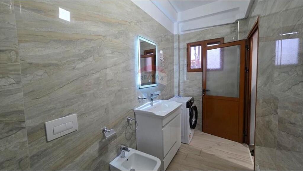 🏠 Apartament 2+1 me Qira – Rruga Dervish Hekali, Vlorë