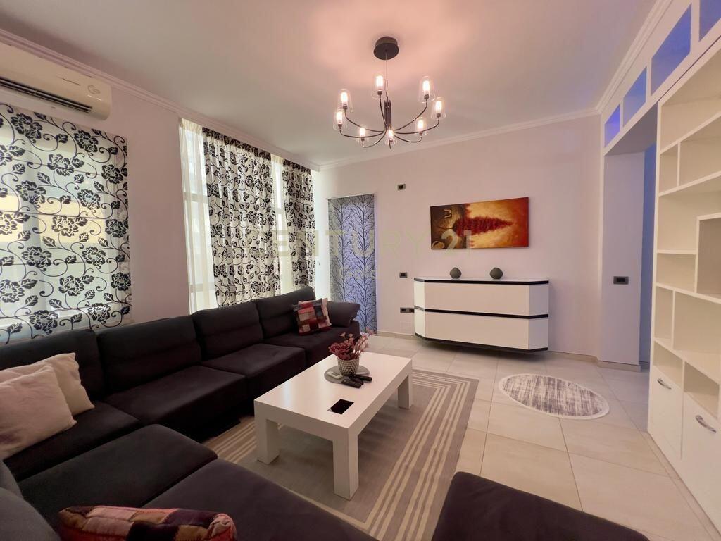 We rent out a 2+1+2 apartment – near the overpass of Kristal Center!