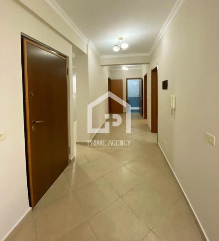 FOR RENT: Business premises / Kavaja Street / near the ORTHODOX CHURCH