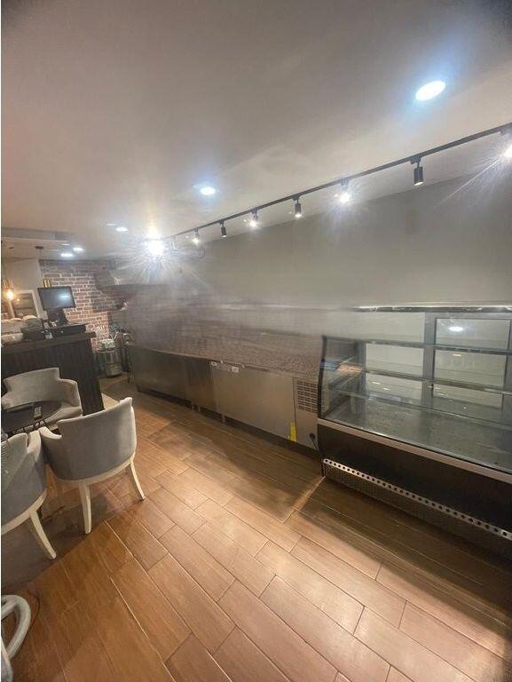 SHESIM BIZNES BAR , FAST-FOOD/ KREPERI PRANE KRYQEZIMIT TE VASIL SHANTOS !! 8,500 €