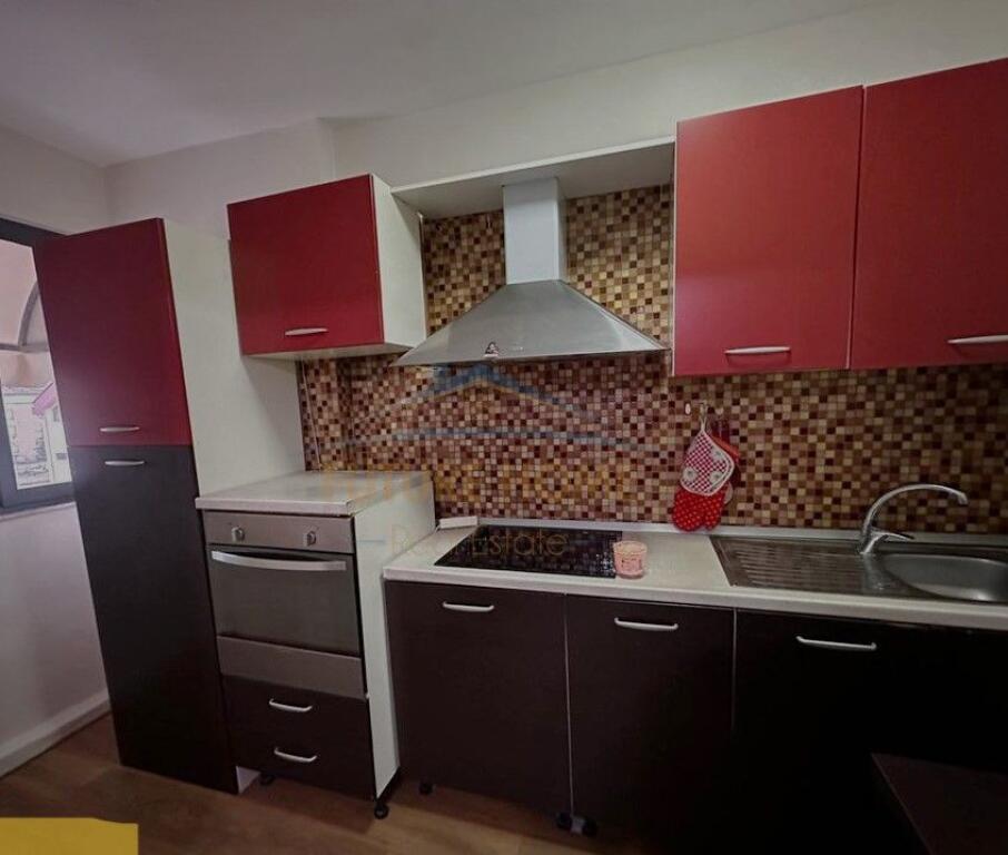 Shitet, Apartament 2+1, Xhamlliku , Tiranë