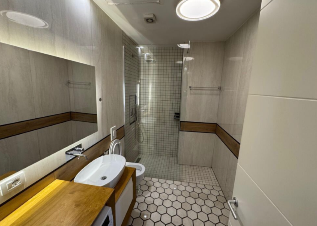 🏢 Apartament 1+1 – Kompleksi Park Gate, Rruga e Elbasanit