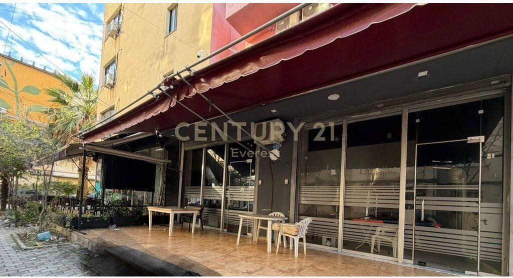 ARROW BUILDING, WE RENT BAR/CAFE 500 € /Month