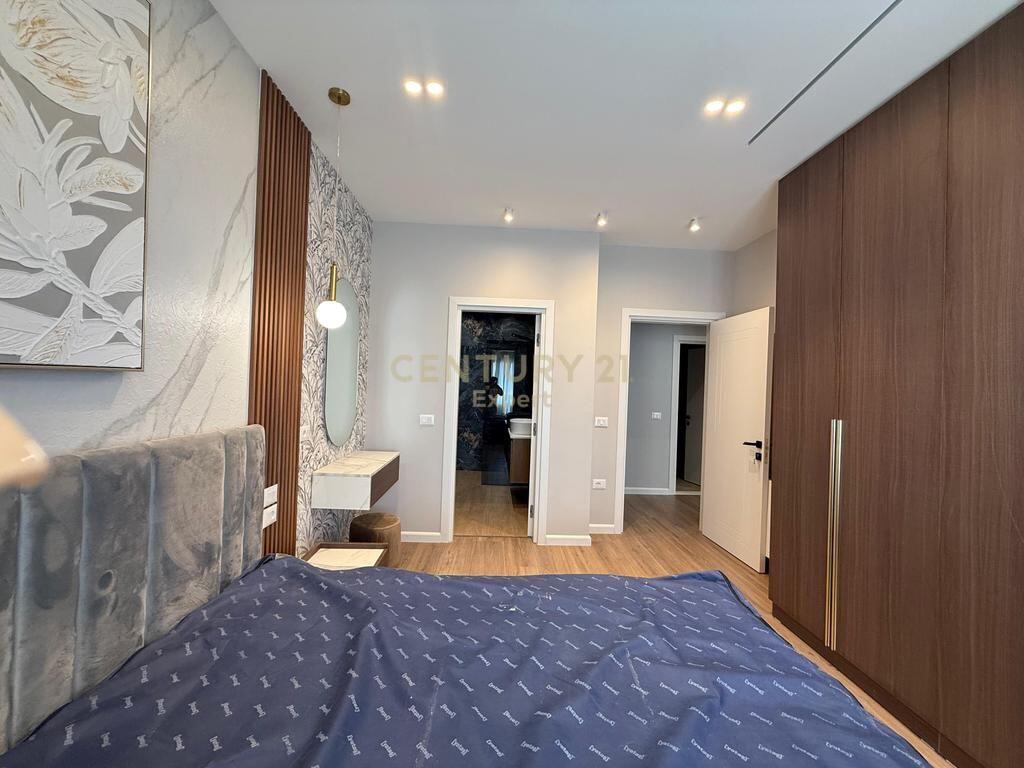 APARTAMENT MODERN 2+1+2 &amp; POST PARKIMI PER QIRA TEK GALERIA, QENDER !!